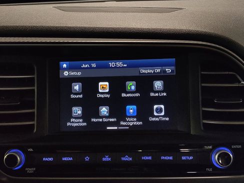 Used 2019 Hyundai Elantra Limited FWD image 25