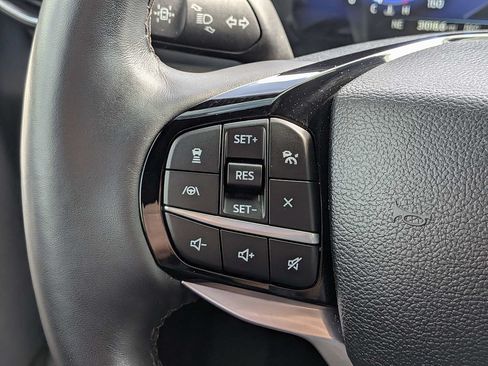 Used 2022 Ford Explorer Platinum w/ Technology Package AWD/4WD image 28
