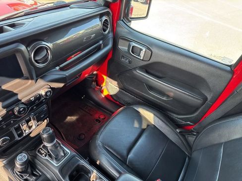 Used 2021 Jeep Wrangler Unlimited Sahara AWD/4WD image 30