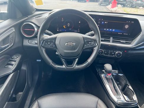 Used 2024 Chevrolet Trax RS w/ Sunroof Package FWD image 26