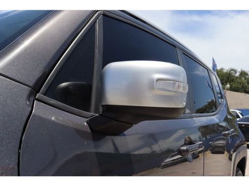 Used 2017 Jeep Renegade Limited image 18