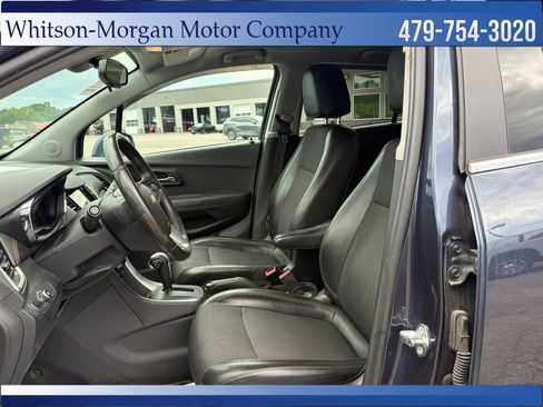Used 2018 Chevrolet Trax LT w/ LT Convenience Package FWD image 9