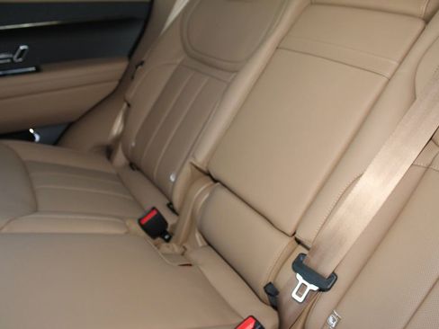New 2026 Land Rover Range Rover Sport SE AWD/4WD image 32