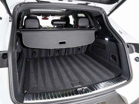 Used 2025 Porsche Cayenne image 28