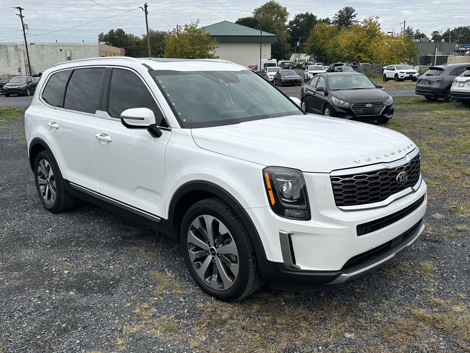 Used 2020 Kia Telluride EX w/ EX Premium Package AWD/4WD image 2