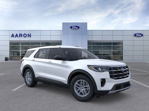 New 2026 Ford Explorer Active w/ Active Comfort Package RWD image 7
