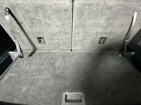 Used 2024 Ford Explorer XLT w/ Equipment Group 202A image 28