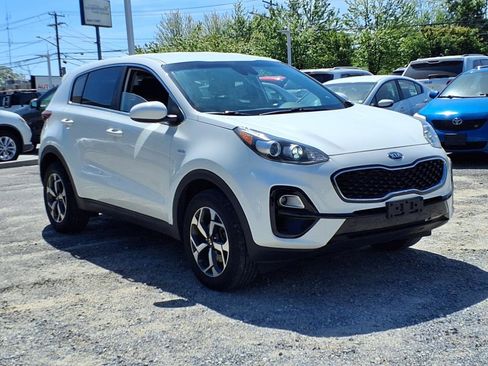 Used 2021 Kia Sportage LX image 3