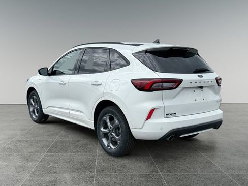Used 2023 Ford Escape ST-Line w/ Tech Pack #1 AWD/4WD image 9