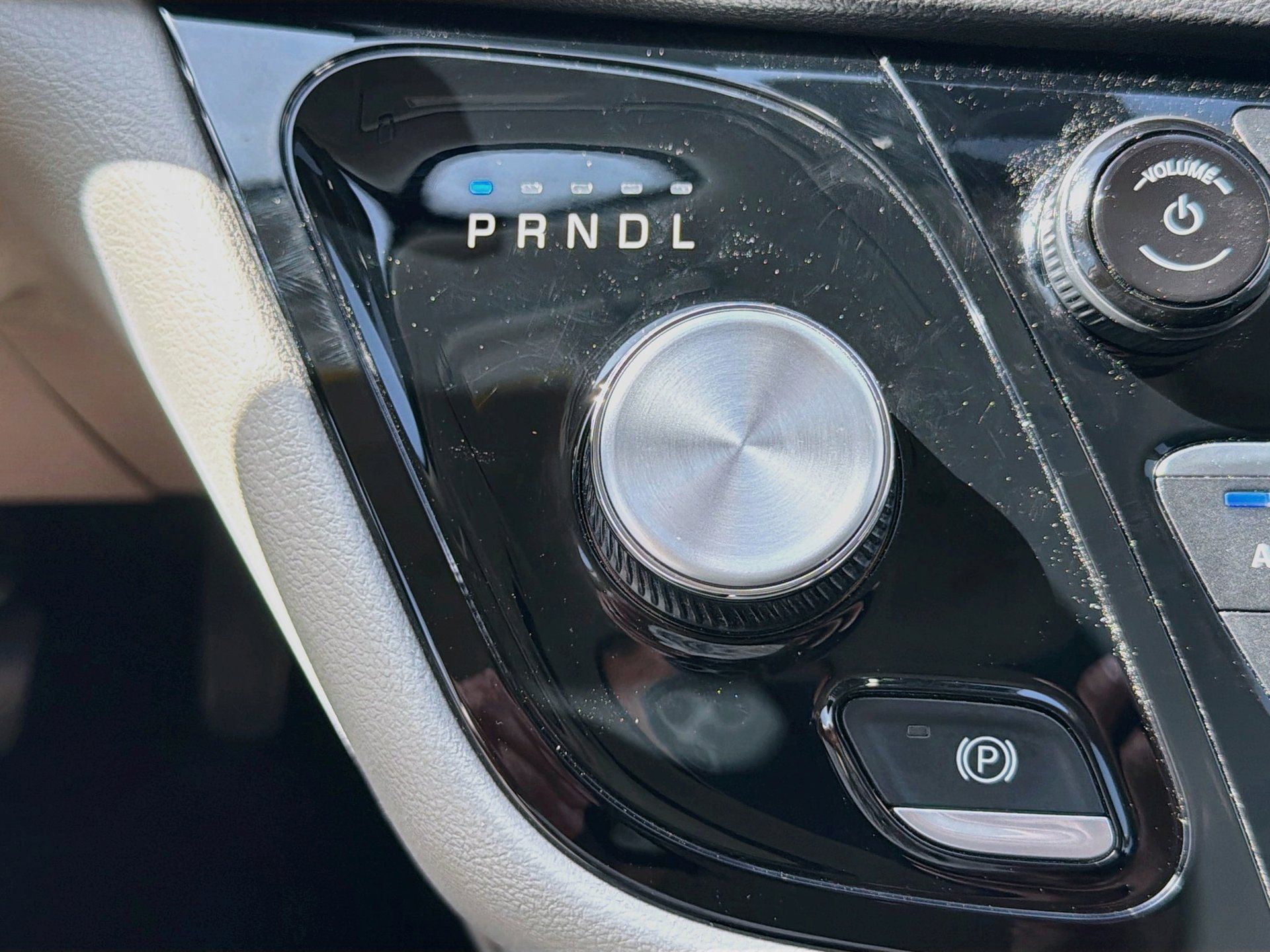 Used 2024 Chrysler Pacifica Touring-L FWD image 17