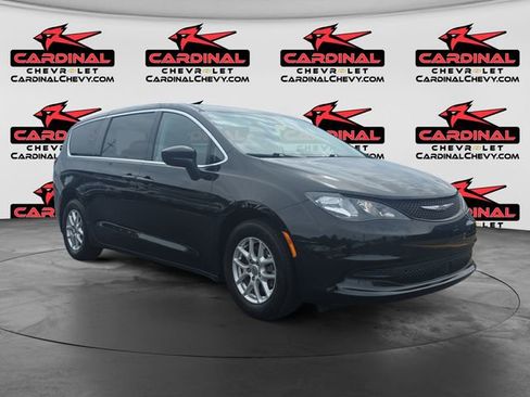 Used 2022 Chrysler Voyager LX FWD image 1