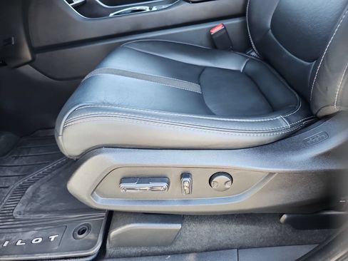 Used 2025 Honda Pilot EX-L image 17