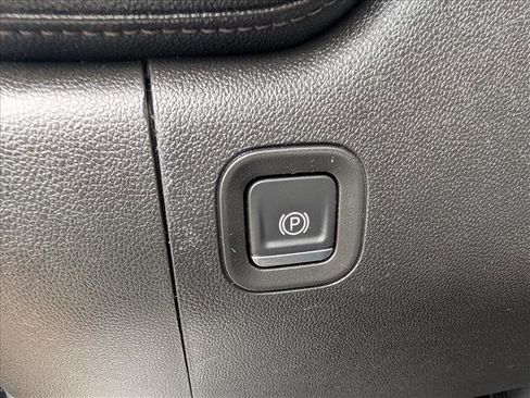 Used 2022 Chevrolet Silverado 3500 High Country w/ Z71 Off-Road Package image 37