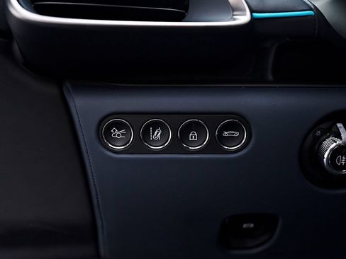 Used 2025 McLaren Artura Spider RWD image 22