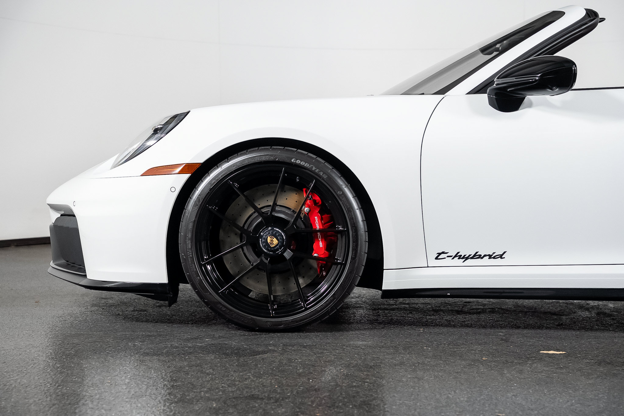 Used 2025 Porsche 911 Carrera 4 GTS AWD/4WD image 15