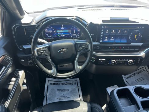 Used 2024 Chevrolet Silverado 1500 RST w/ Z71 Off-Road Package AWD/4WD image 2
