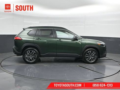 Used 2026 Toyota Corolla Cross XLE AWD/4WD image 3