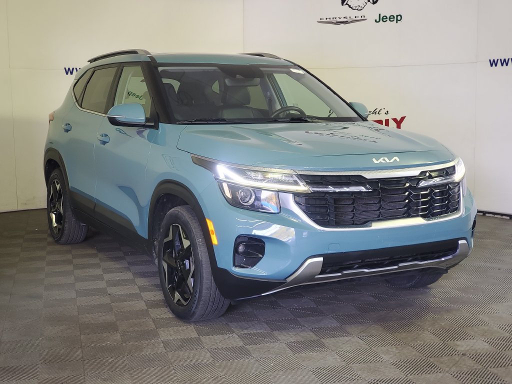 Used 2024 Kia Seltos EX AWD/4WD image 2