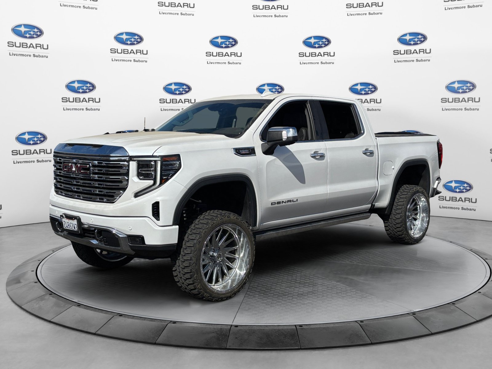 Used 2023 GMC Sierra 1500 Denali w/ Denali Reserve Package AWD/4WD image 2