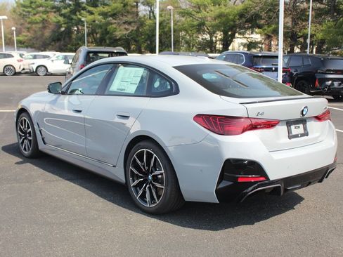 New 2026 BMW i4 eDrive40 w/ M Sport Package RWD image 6