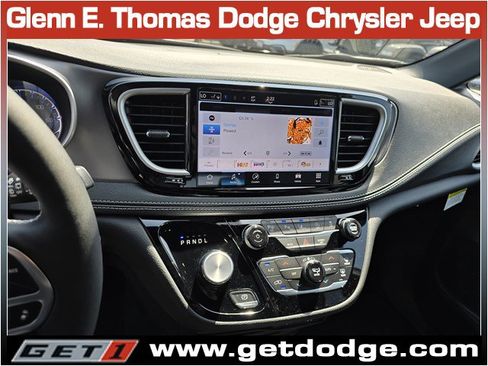 New 2025 Chrysler Pacifica Select image 10