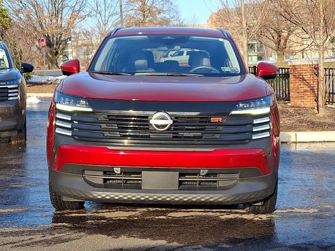 Certified 2025 Nissan Kicks SR image 2