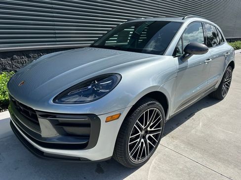 Certified 2025 Porsche Macan Turbo AWD/4WD image 6