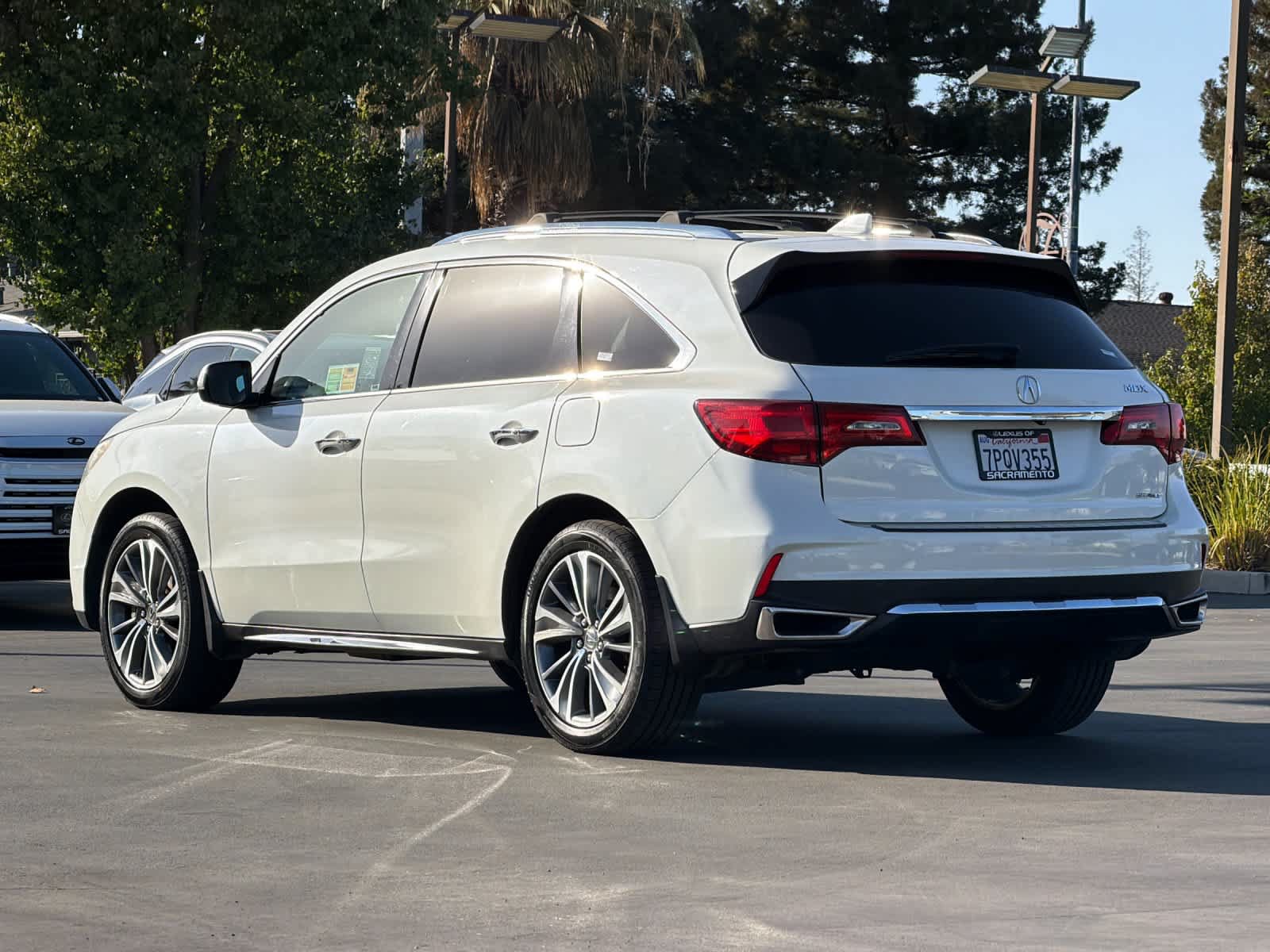Used 2017 Acura MDX w/ Technology Package AWD/4WD image 7