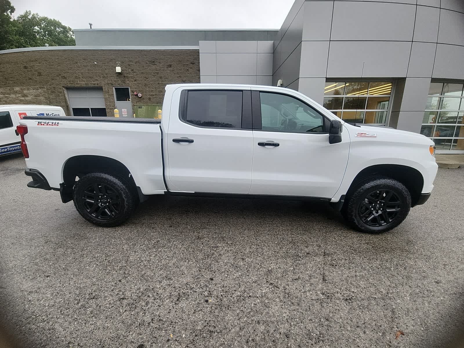 Used 2025 Chevrolet Silverado 1500 LT Trail Boss AWD/4WD image 21