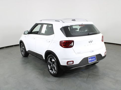 Certified 2026 Hyundai Venue SEL FWD image 15