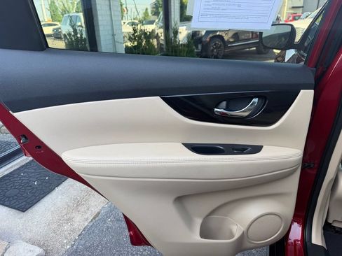 Used 2019 Nissan Rogue SL w/ Premium Package AWD/4WD image 13