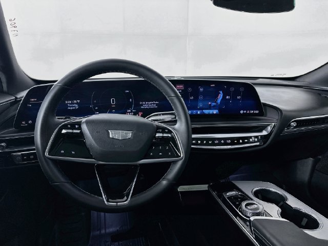 Used 2024 Cadillac Lyriq Tech w/ Driver Assist Package AWD/4WD image 3