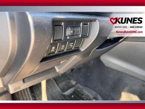 Used 2023 Subaru Crosstrek 2.0i Premium image 16