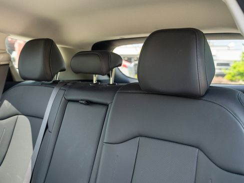 Used 2023 Kia Sportage EX image 20