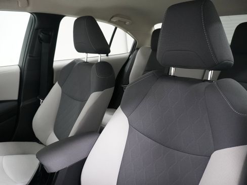 Used 2021 Toyota Corolla LE image 10