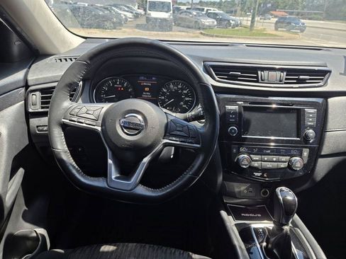 Used 2019 Nissan Rogue SV AWD/4WD image 18