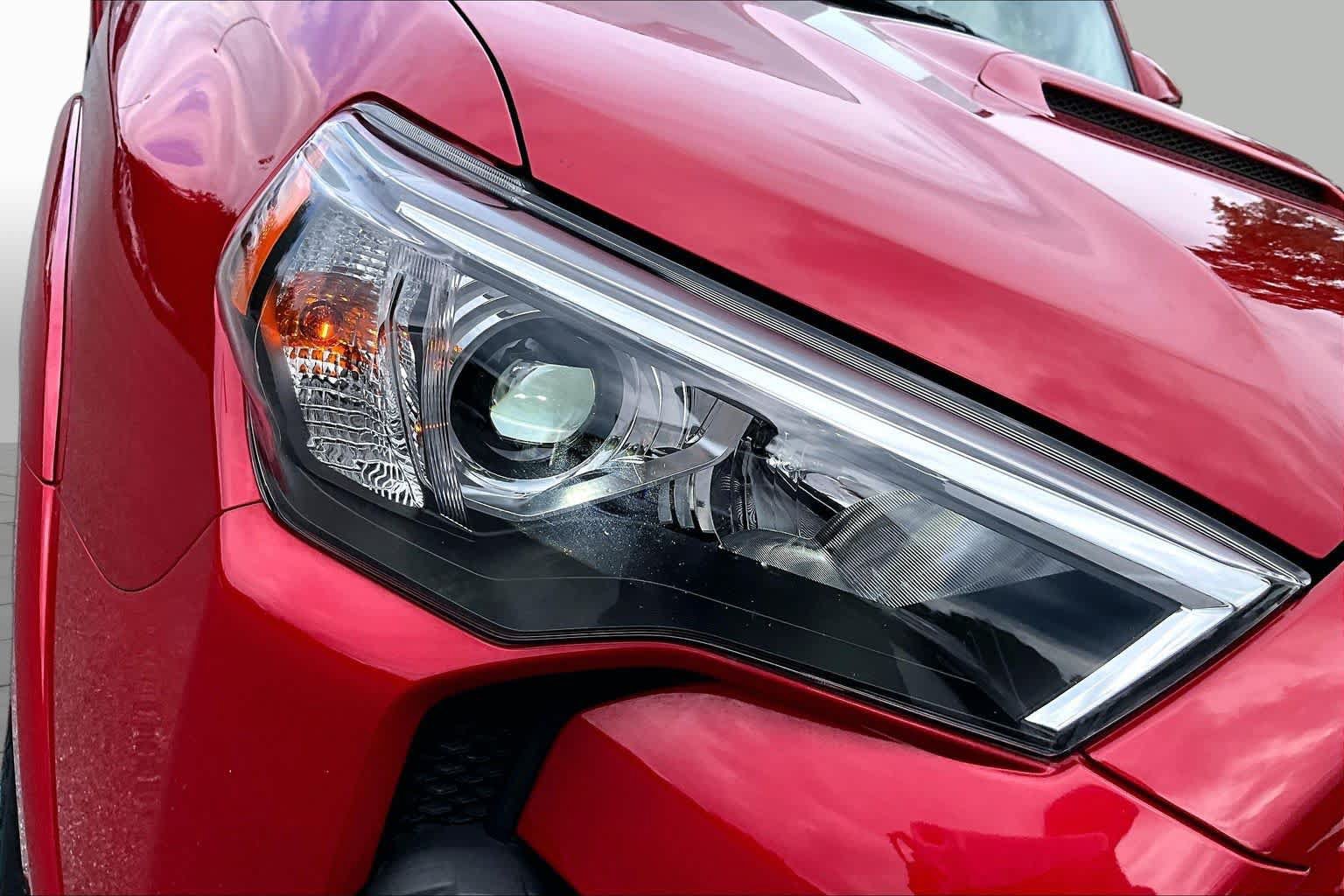 Used 2023 Toyota 4Runner TRD Off-Road Premium w/ Moonroof Package AWD/4WD image 28