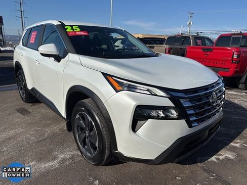 Certified 2025 Nissan Rogue SV image 3