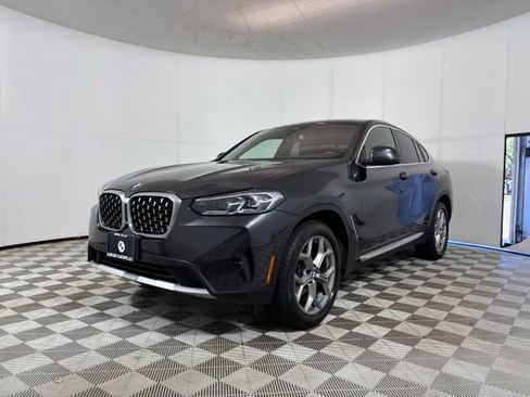 Used 2024 BMW X4 xDrive30i w/ Premium Package AWD/4WD image 3