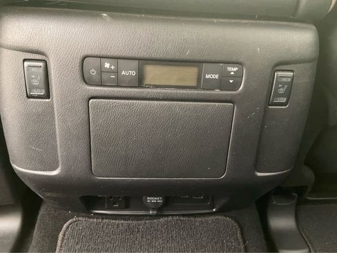 Used 2024 Nissan Armada Platinum w/ Captain's Chairs Package image 20