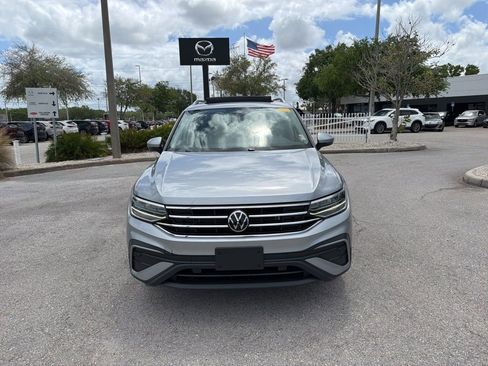 Used 2022 Volkswagen Tiguan SE image 2