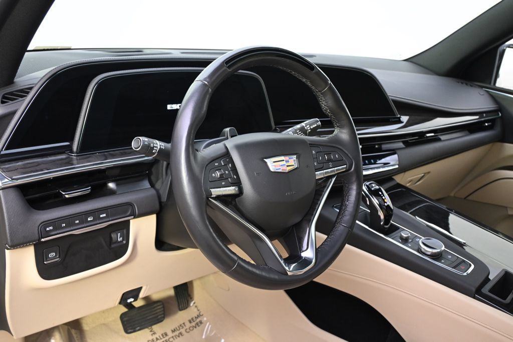 Certified 2024 Cadillac Escalade Premium Luxury w/ LPO, Floor Liner Package AWD/4WD image 11