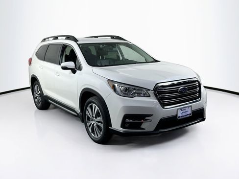Used 2022 Subaru Ascent Limited image 3