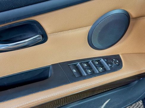 Used 2012 BMW 328i Convertible image 21