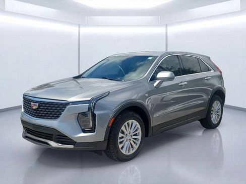 Used 2024 Cadillac XT4 Luxury FWD image 2
