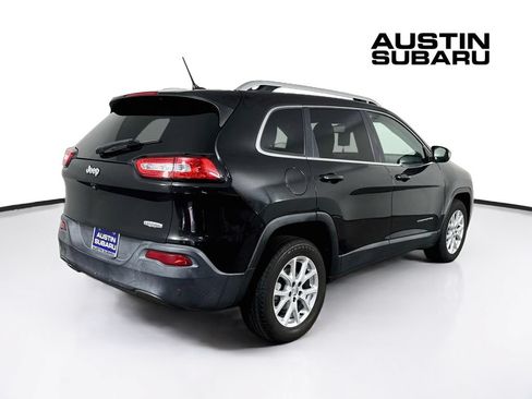 Used 2016 Jeep Cherokee Latitude FWD image 7