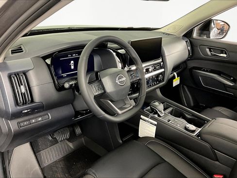 New 2026 Nissan Pathfinder SL AWD/4WD image 16