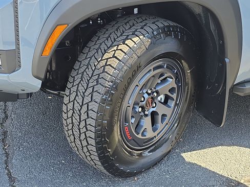 New 2026 Nissan Frontier PRO-4X w/ Pro-4x Convenience Package AWD/4WD image 30