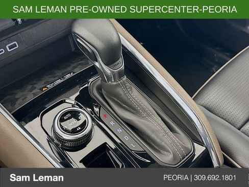 Used 2023 GMC Canyon Denali image 17