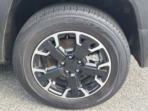 Used 2023 Jeep Renegade Trailhawk AWD/4WD image 9